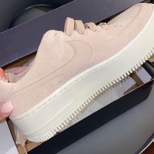 Nike Air Force beige